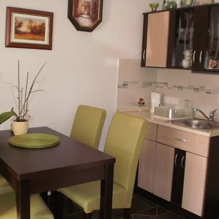 Molni Apartment